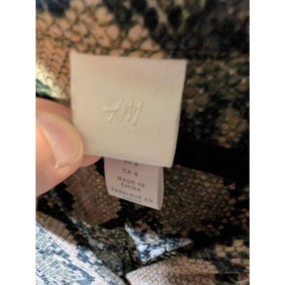 H&M Top Snake Print Green Sheer Ruffle Tie Neck Lightweight Long Sleeves Women's - Picture 2 of 5